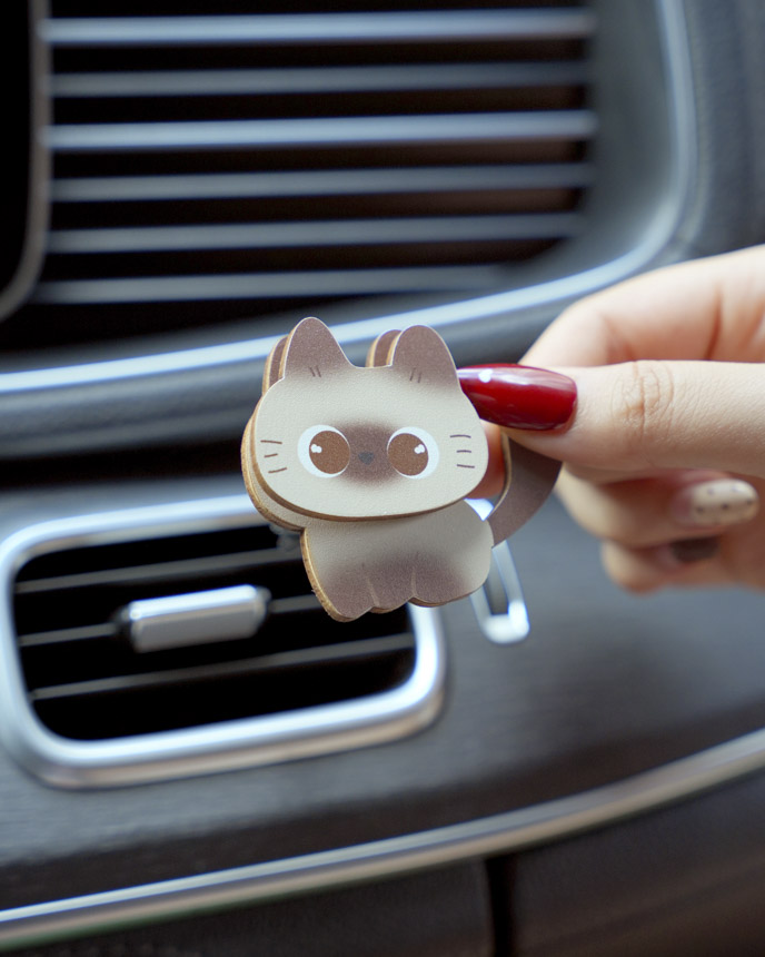 Custom Shape Wood Car Clip With Spinning Charm