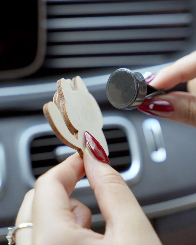 Custom Shape Wood Car Clip With Spinning Charm
