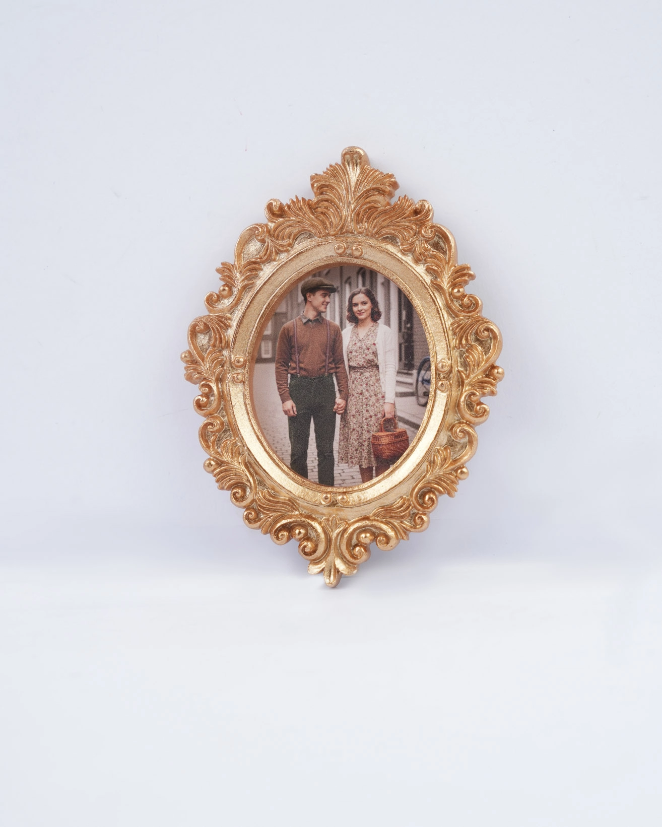 Vintage Photo Frame Magnet