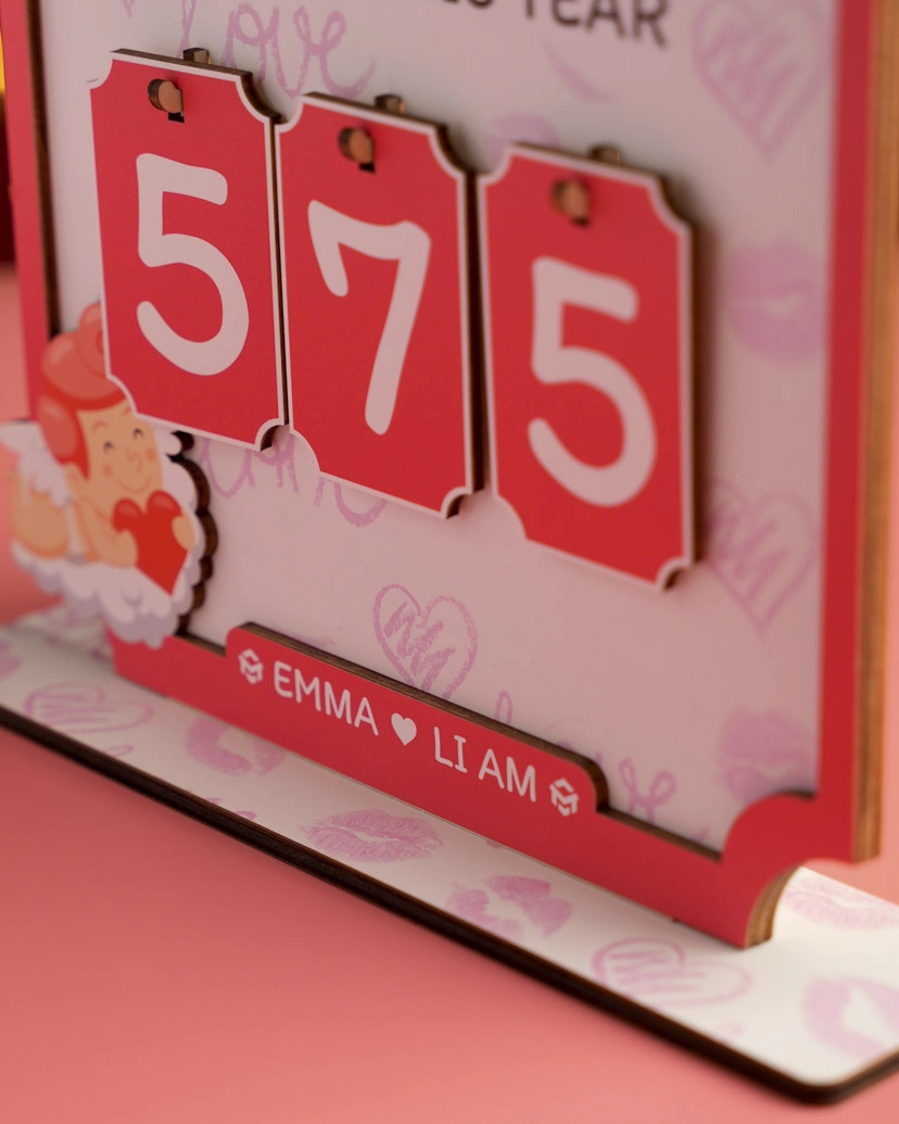 Custom Shape  Wood Bookshelf Tracker With Stand