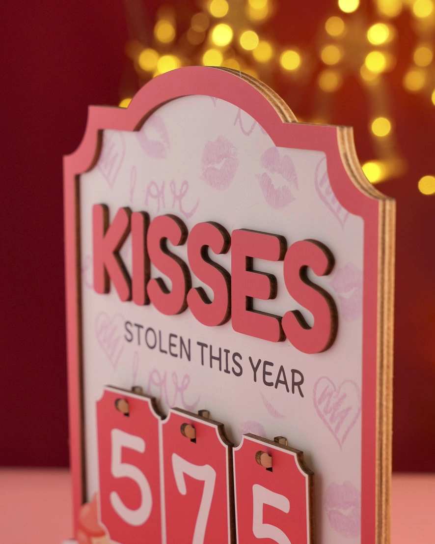 Custom Shape  Wood Bookshelf Tracker With Stand