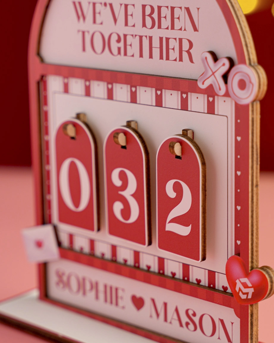 Custom Shape  Wood Bookshelf Tracker With Stand